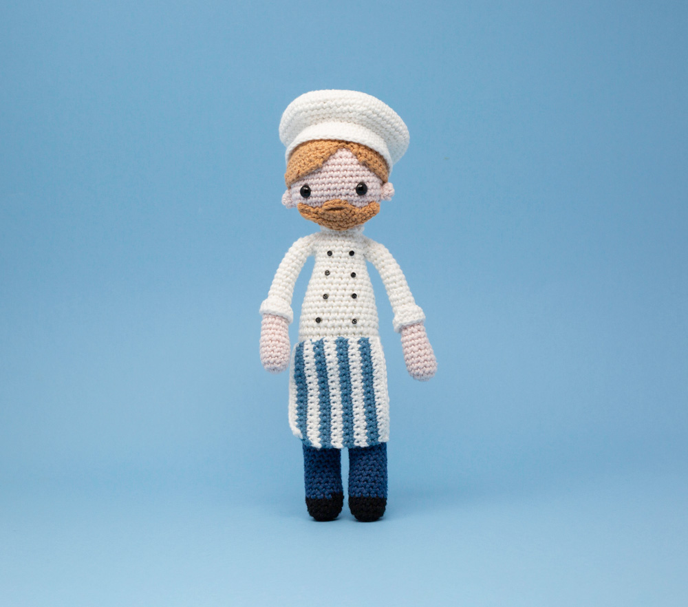 Amigurumi crochet chef